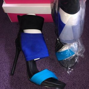 BRAND NEW BLACK & BLUE HEELS